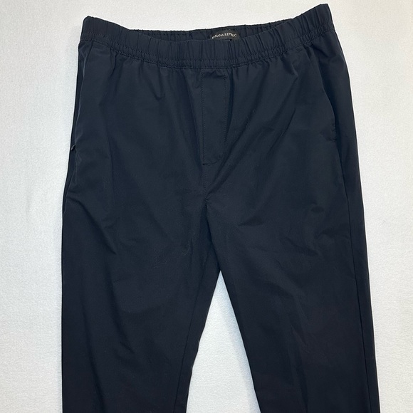 Banana Republic Men’s Small Black Tech Joggers 🖤 Zipper Pockets • Stretch - Picture 2 of 8